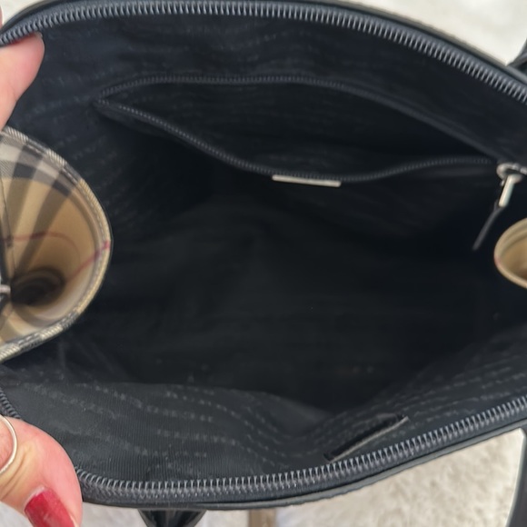 AUTHENTIC BURBERRY BAG - Picture 4 of 7